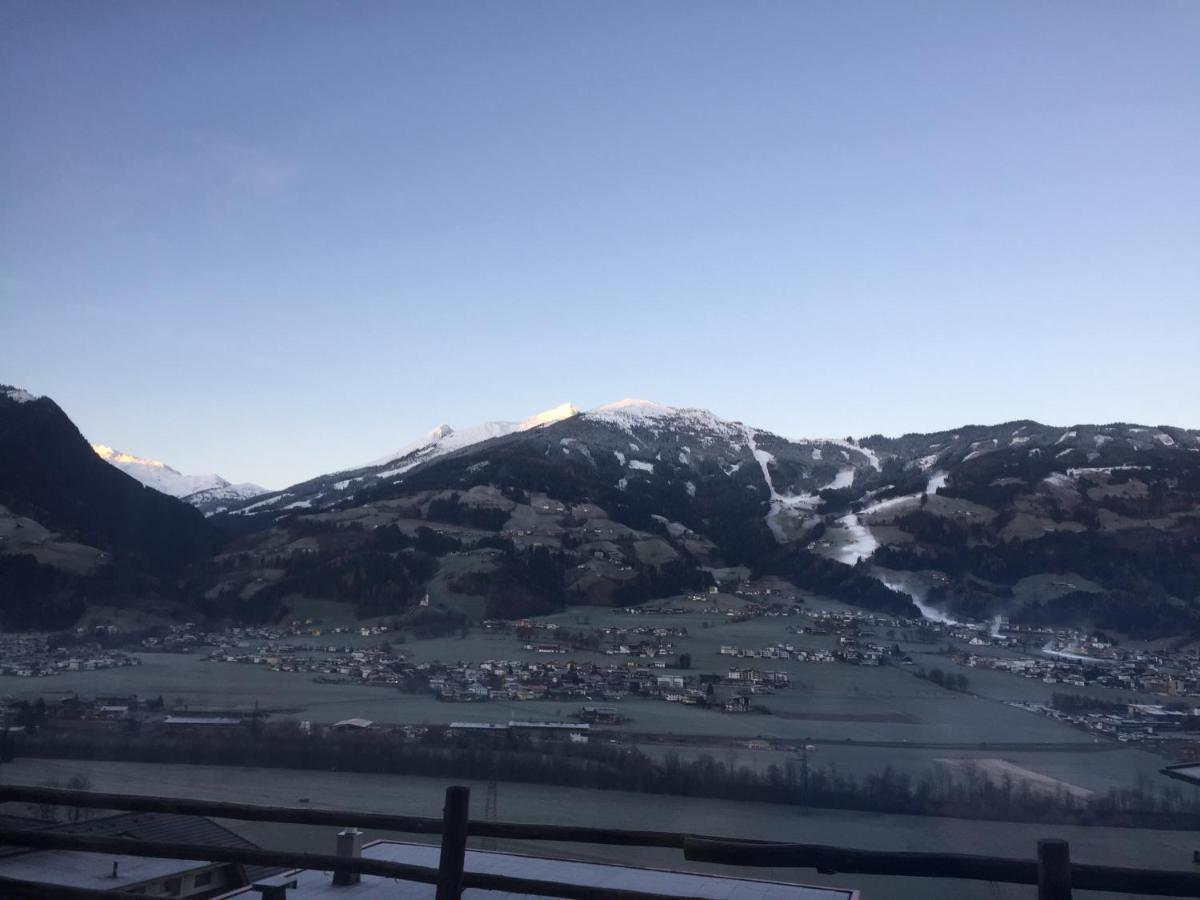 Apart Wexwood Hart im Zillertal Exterior photo